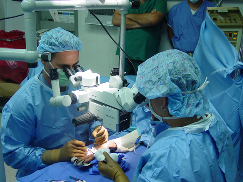 DR. ALEJANDRO BADIA, RECONOCIDO CIRUJANO DE MANO Y EXTREMIDAD SUPERIOR